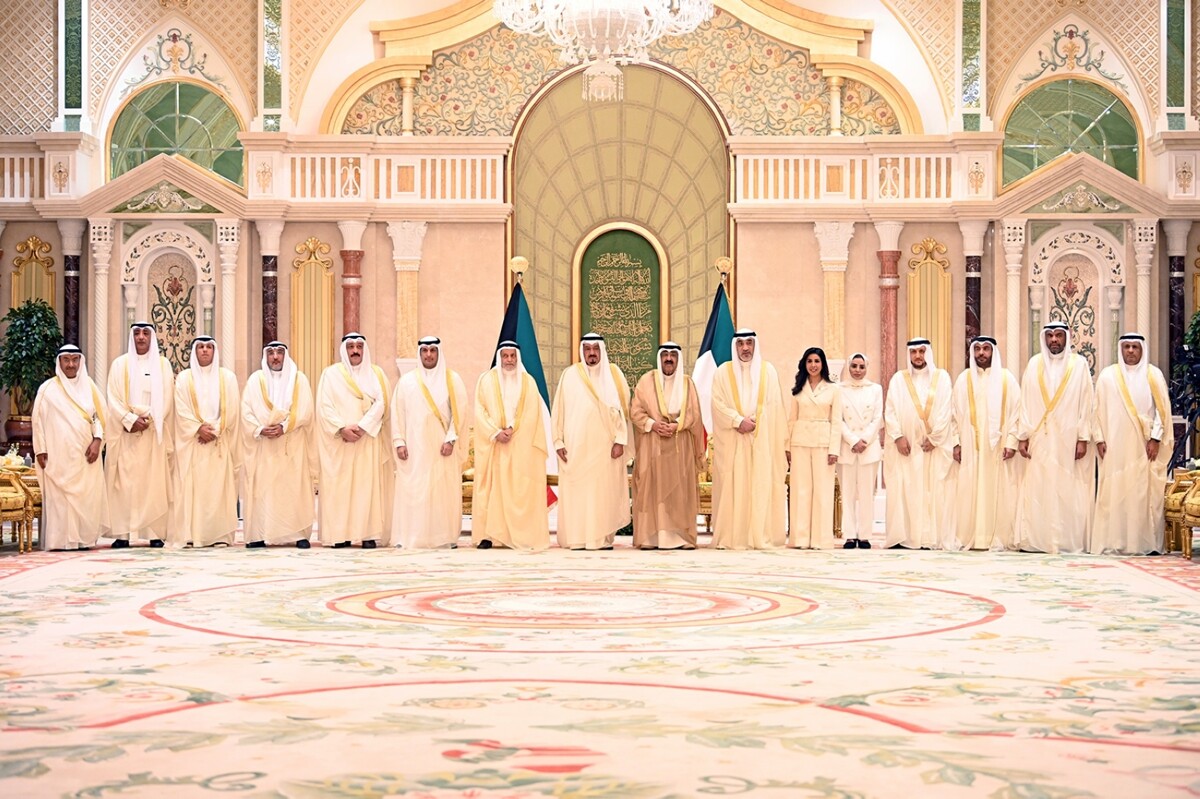 Кувейтское правительство принимает присягу перед эмиром