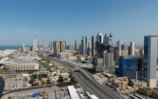 科威特击退袭击：178枚导弹和384架无人机