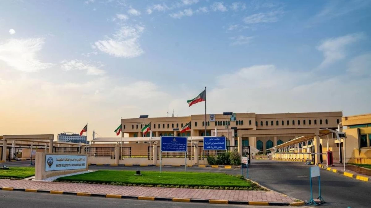 科威特因坠毁碎片导致输电线损坏