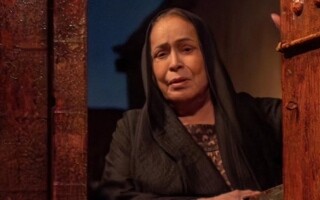 Kuwaiti Actress Hayat Al-Fadhi's Health Condition Deteriorates