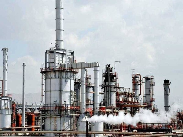 Kuwait shuts down parts of its refinery