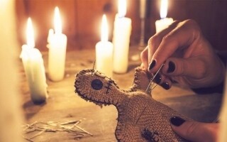 Кувейтский суд лишил мать опеки из-за alleged колдовства